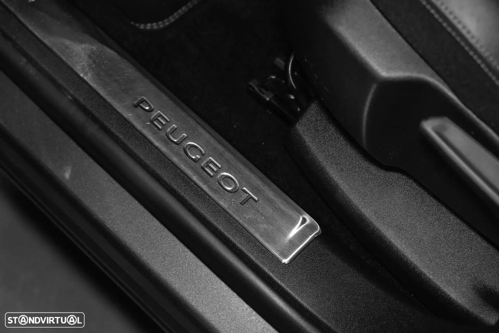 Peugeot 5008 1.2 PureTech GT EAT8 - 27
