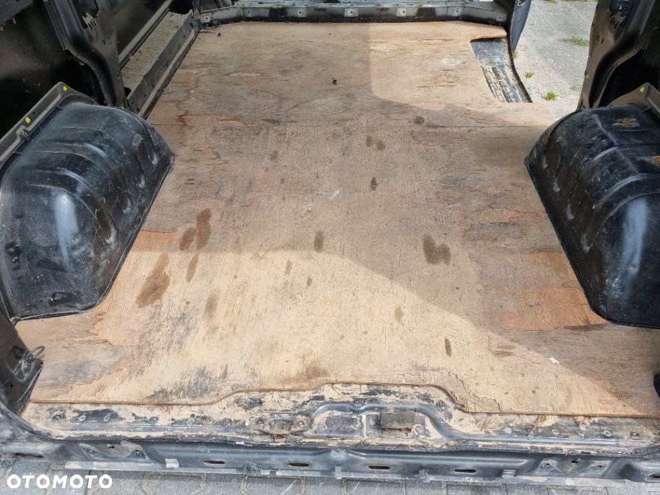 WYBITKA PODŁOGA PAKI TRAFIC VIVARO L1 KRÓTKI 01-14r.