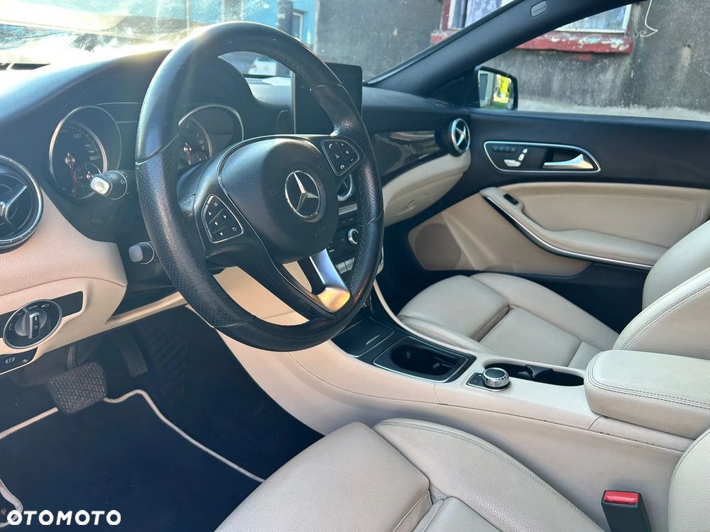 Mercedes-Benz CLA 250 7G-DCT - 15