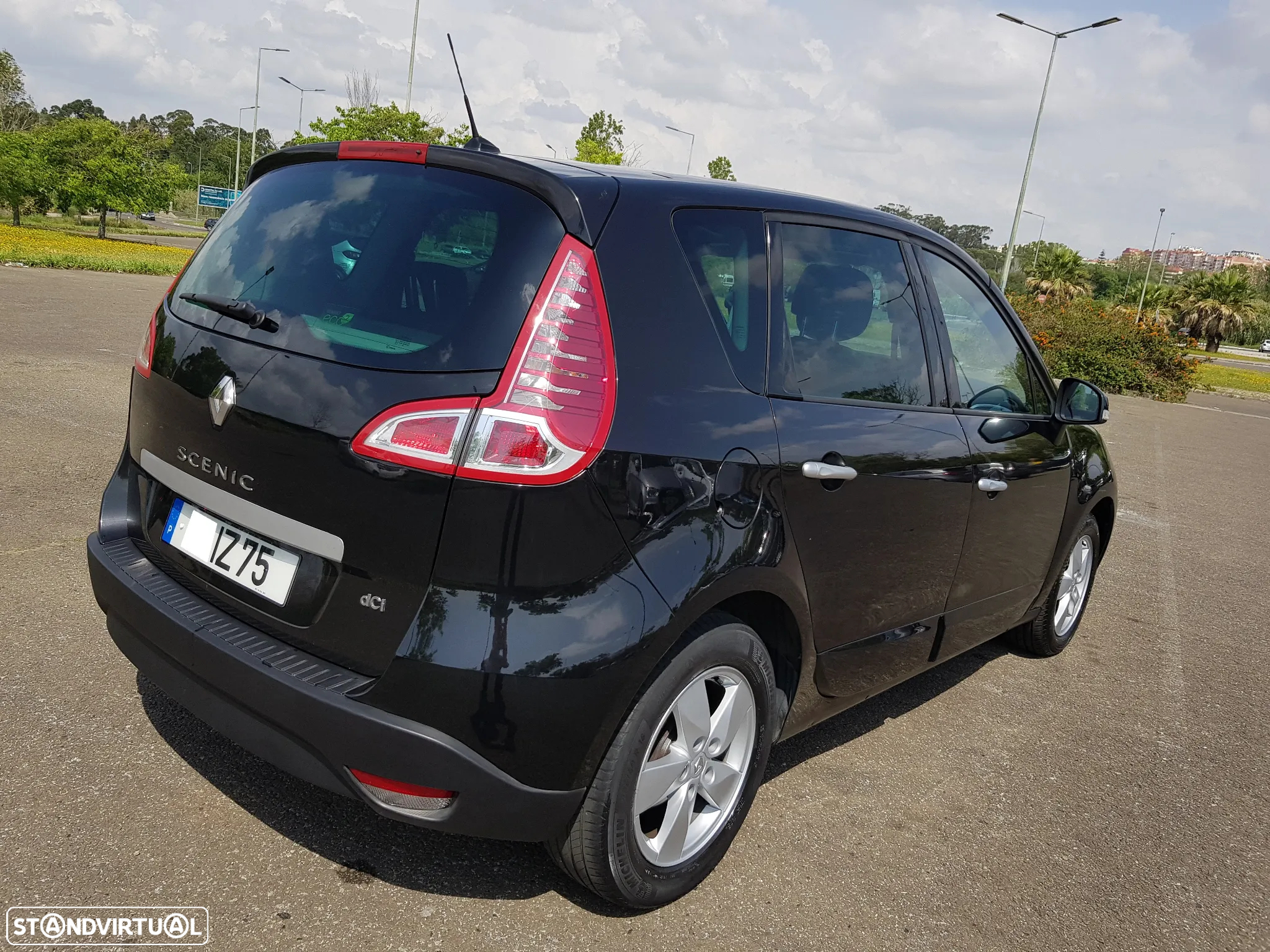 Renault Scénic 1.5 dCi Dynamique S - 9