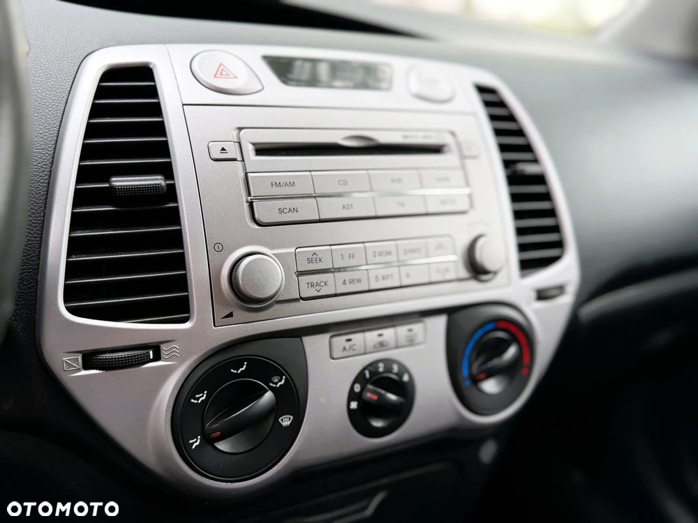 Hyundai i20 - 19