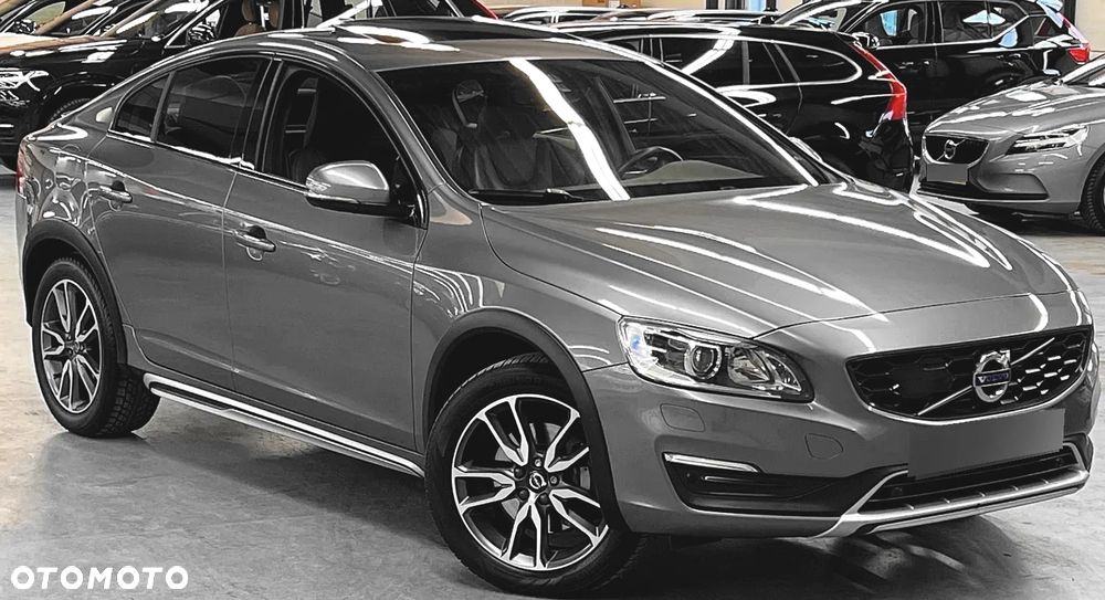 Volvo S60 Cross Country - 1
