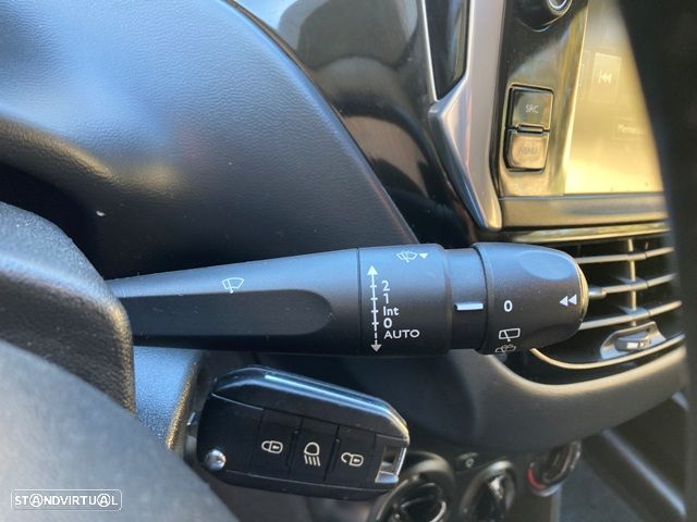 Peugeot 208 1.6 BlueHDi Style - 14