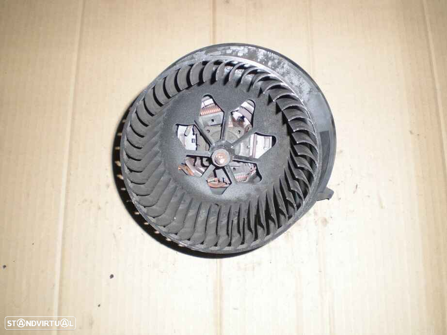 Motor Sofagem 1K1819015 VW GOLF 5 04 VW GOLF 6 2011 1.4I 80Cv 3P Preto - 2