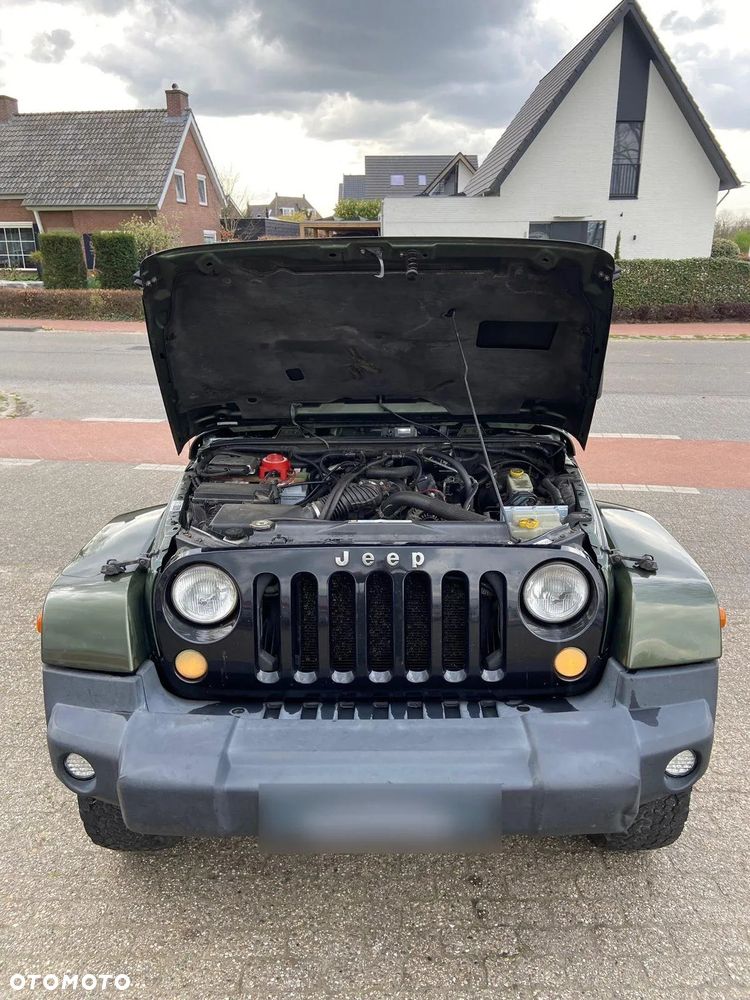 Jeep Wrangler - 11