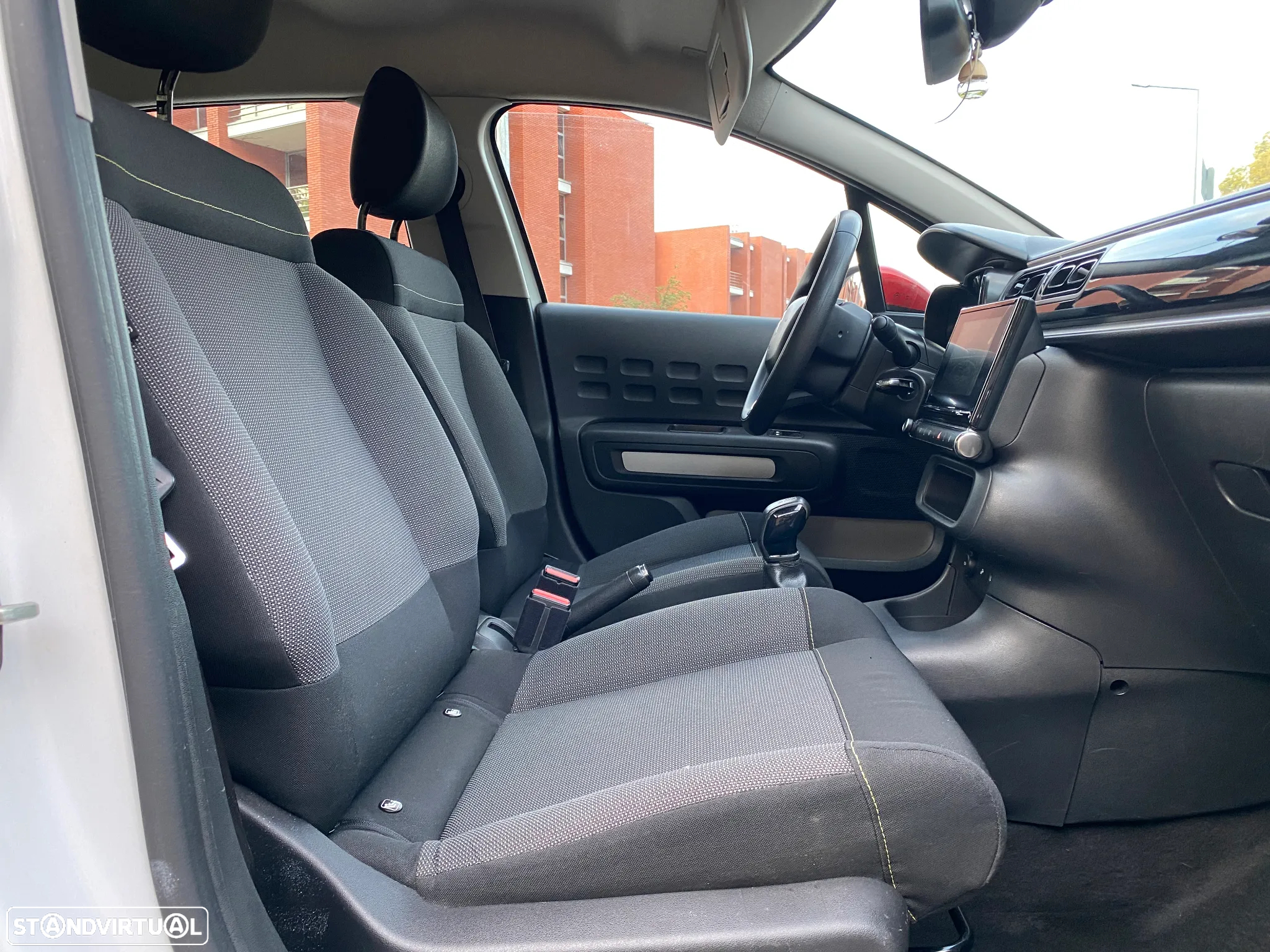 Citroën C3 1.2 PureTech Shine - 25