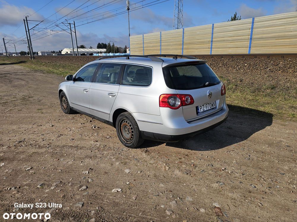 Volkswagen Passat 1.9 TDI Comfortline - 11
