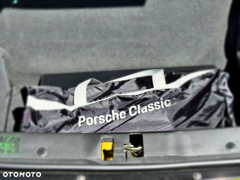 Porsche 911 Carrera - 15