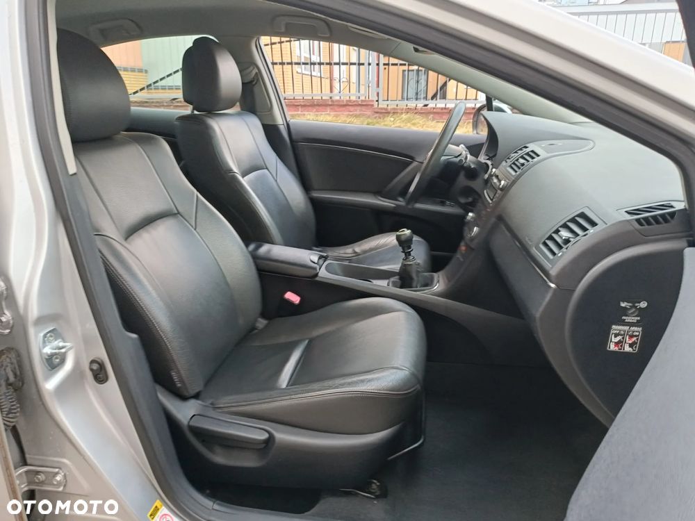 Toyota Avensis 1.6 Comfort - 7