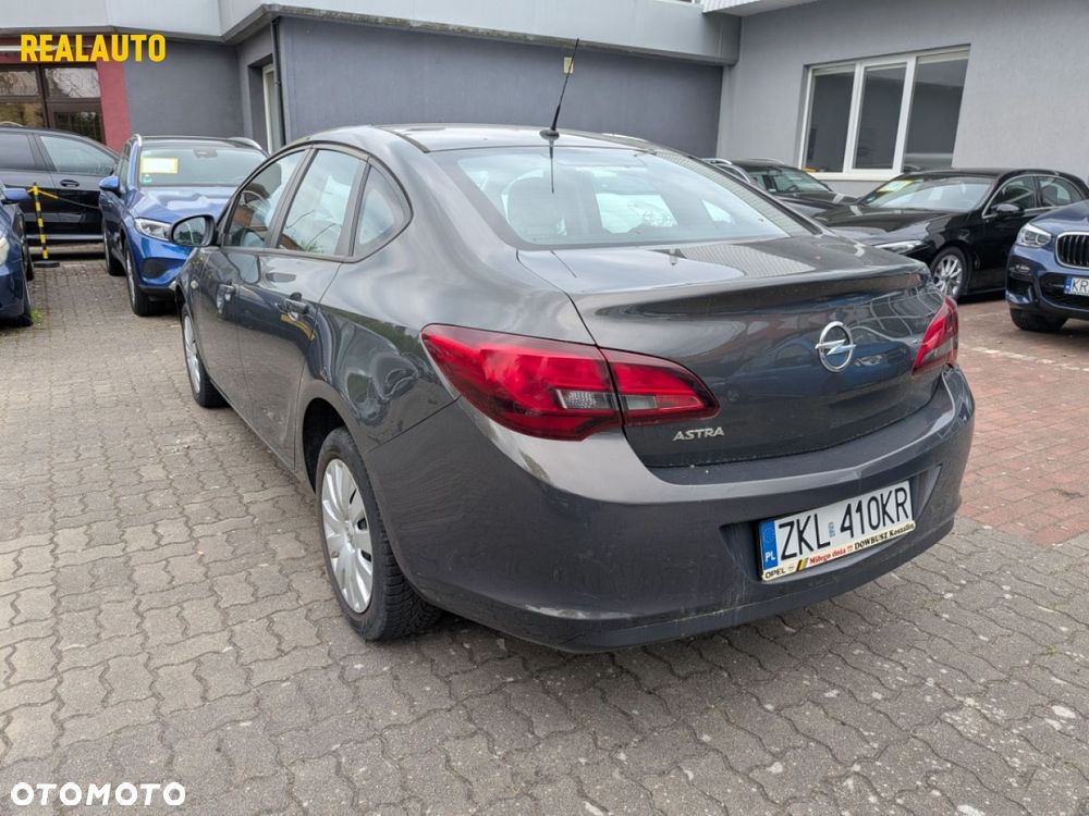Opel Astra - 4