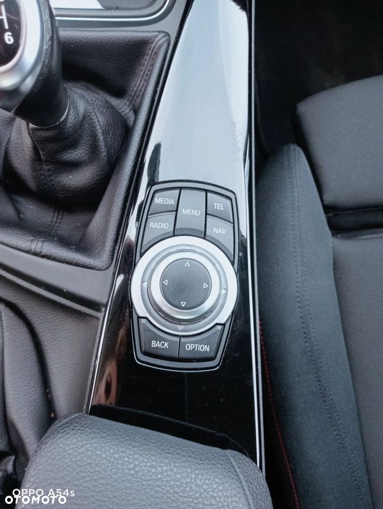 BMW Seria 3 320i Sport Line - 11