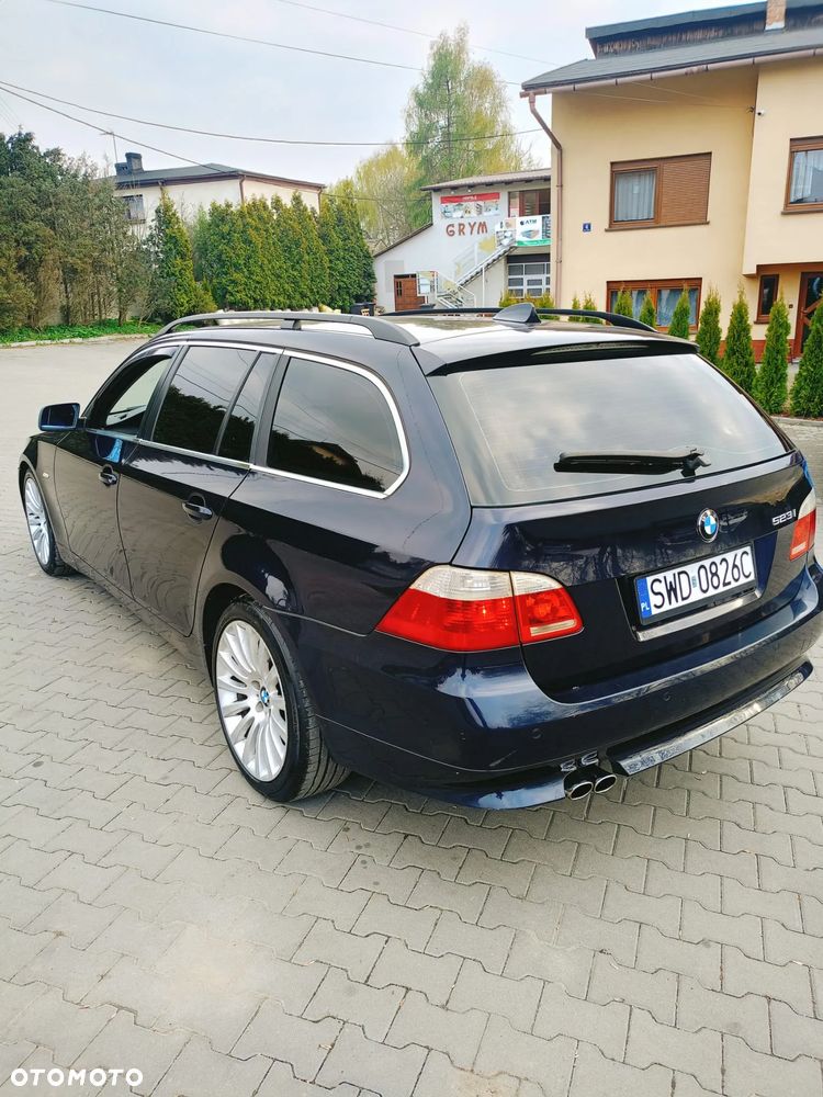 BMW Seria 5 523i - 4
