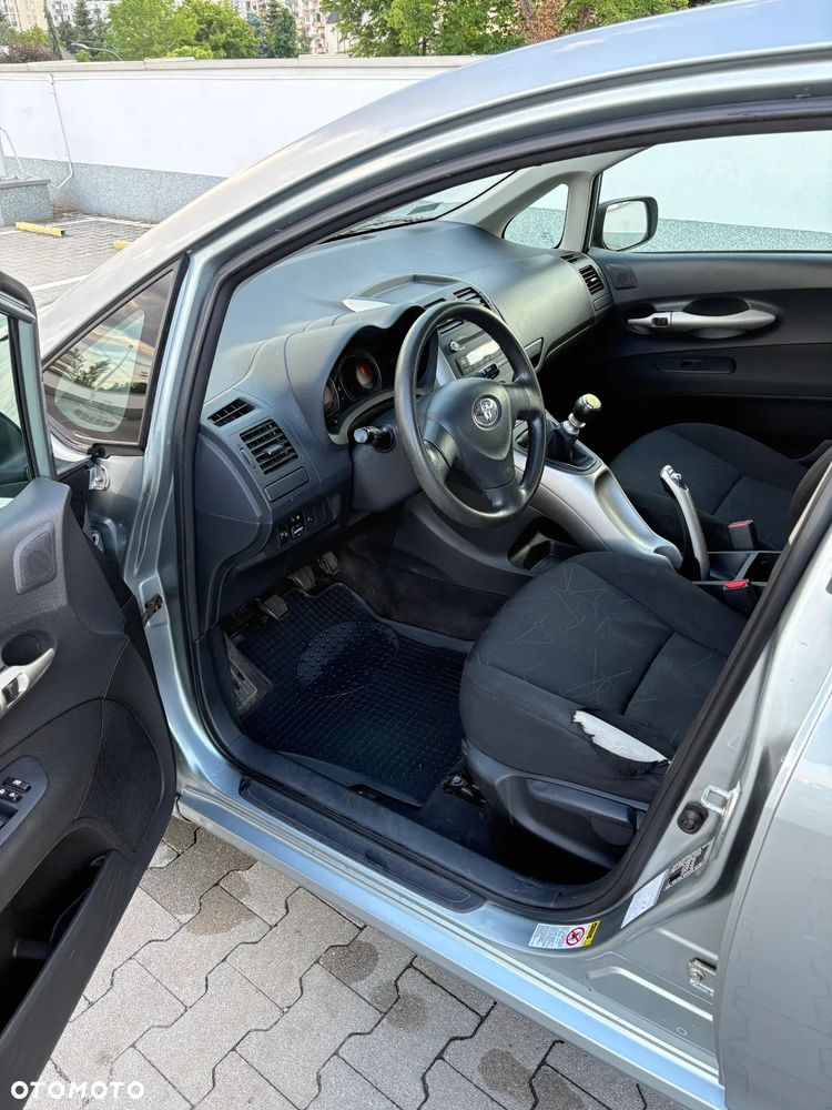 Toyota Auris 1.33 VVT-i Terra - 11