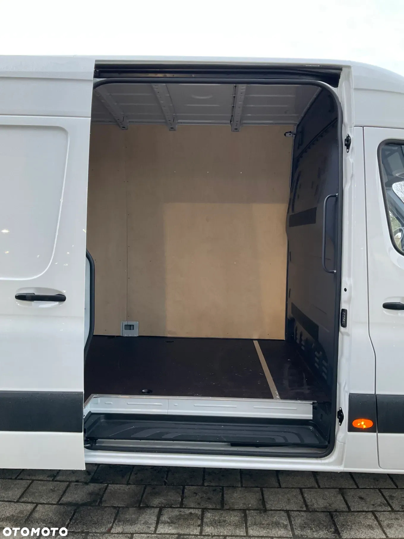Mercedes-Benz SPRINTER 319 CDI - 17