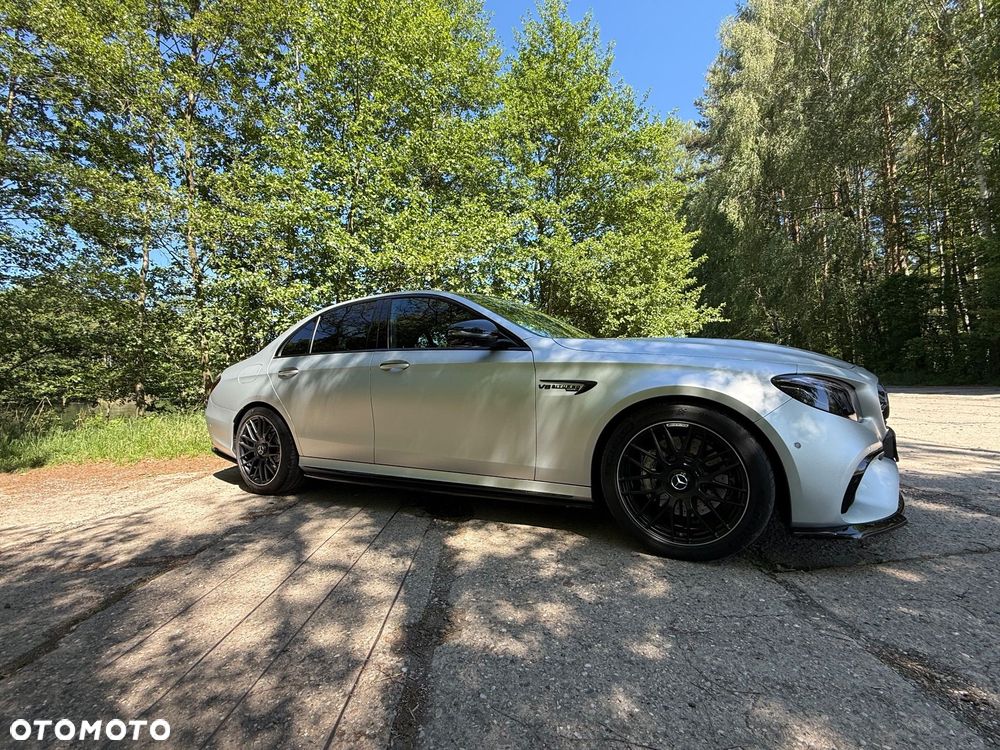 Mercedes-Benz Klasa E AMG 63 4-Matic+ - 11