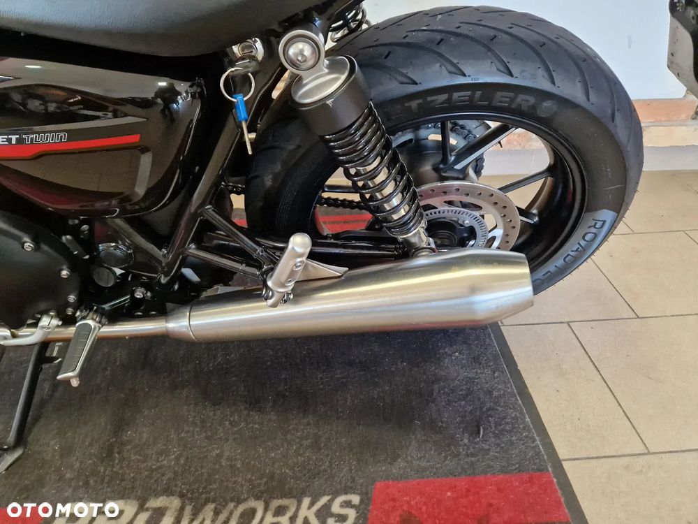 Triumph Street Twin - 12