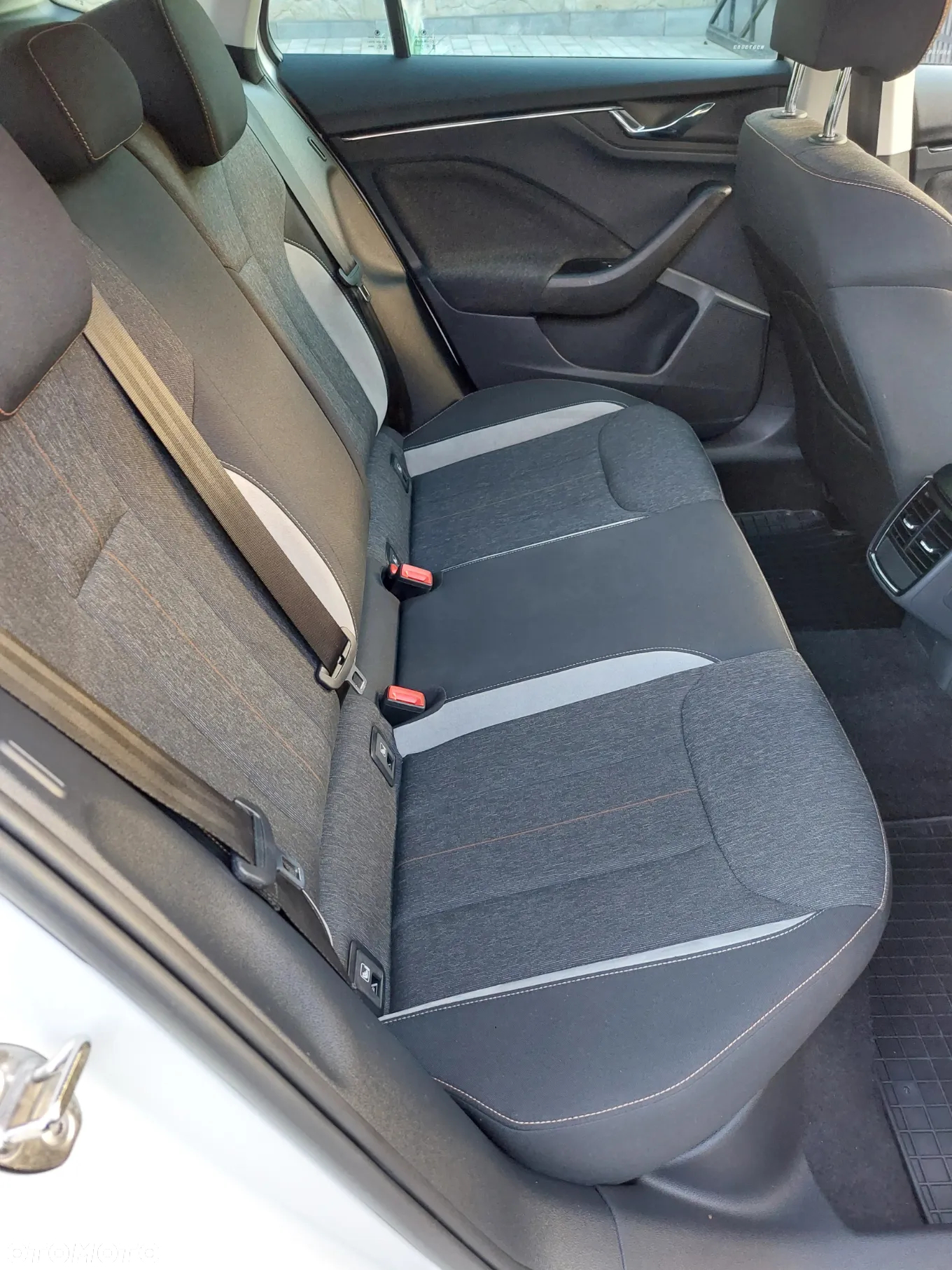 Skoda Kamiq 1.0 TSI DSG Active - 9