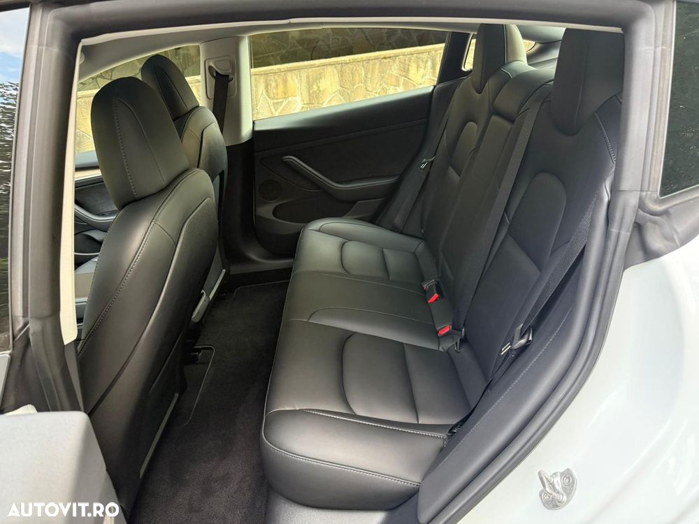 Tesla Model 3 Performance - 24