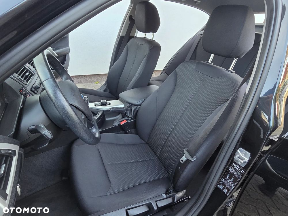 BMW Seria 1 116d - 26