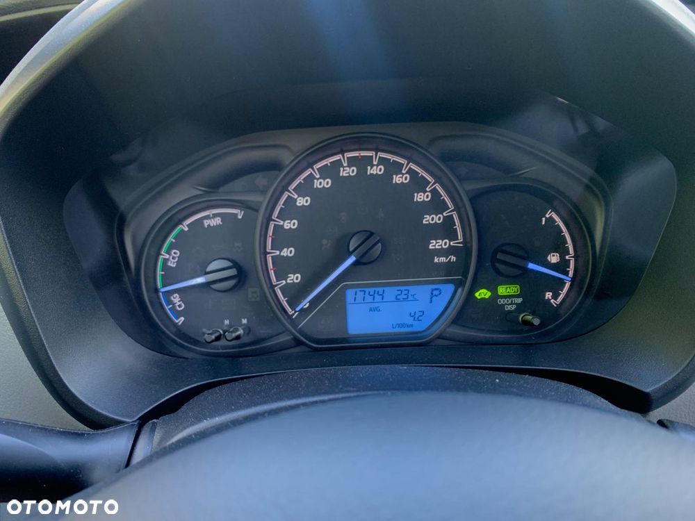 Toyota Yaris Hybrid 100 Active - 14