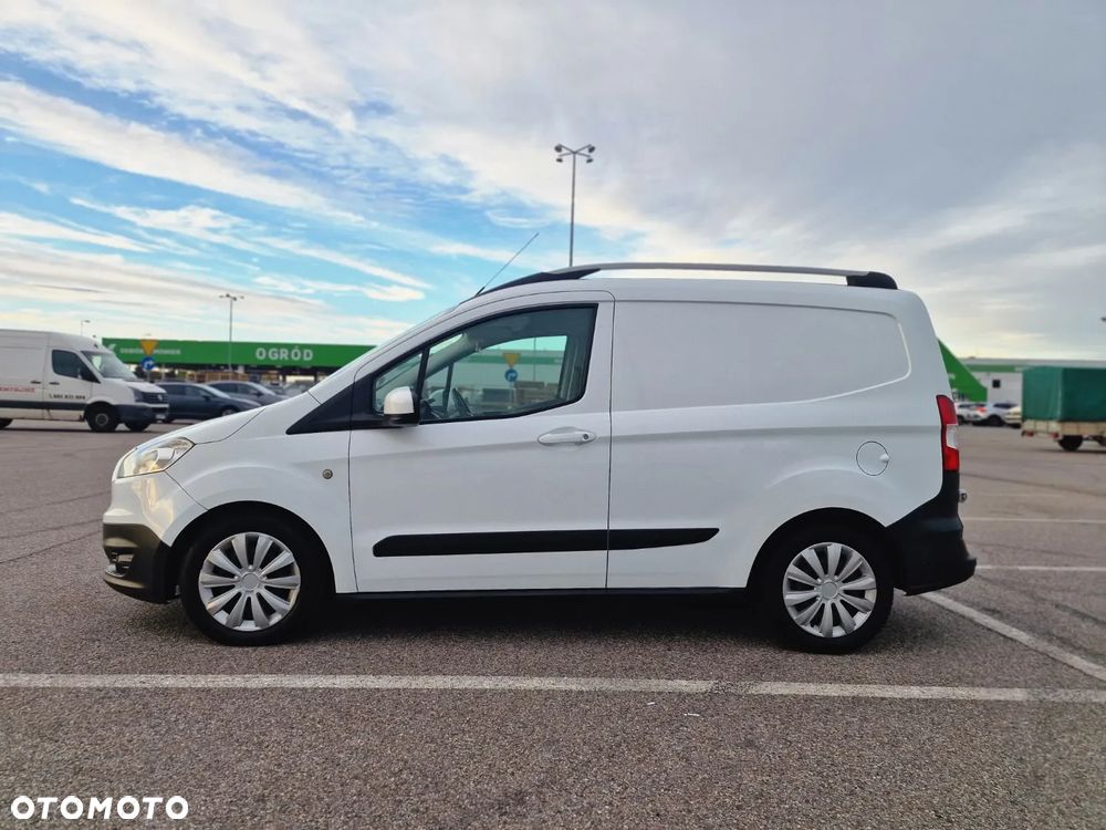 Ford Courier - 13