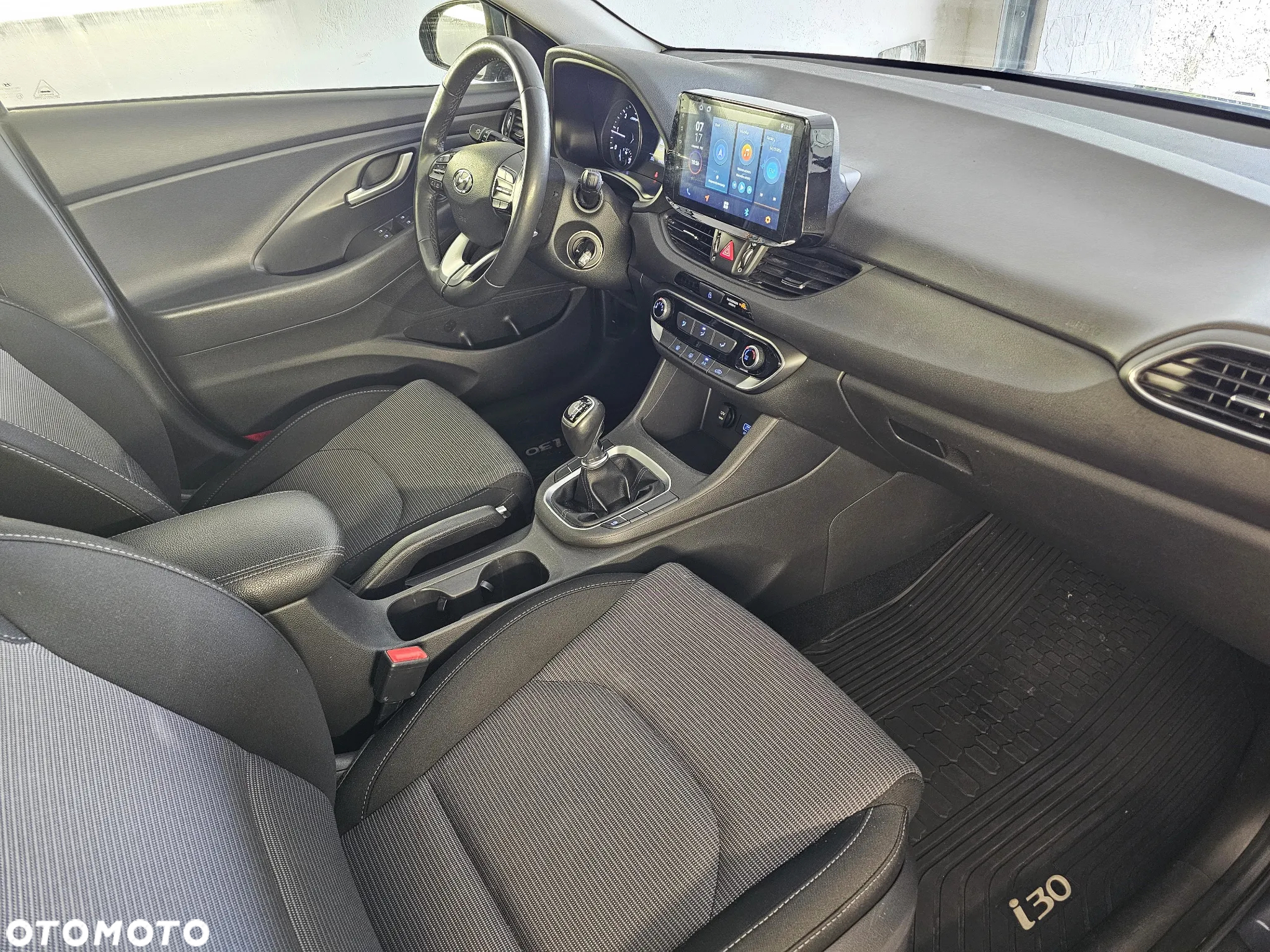 Hyundai i30 1.6 D Classic + - 18
