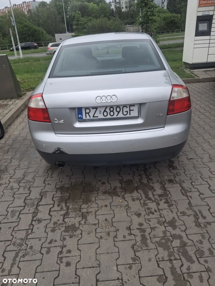 Audi A4 Limousine - 1