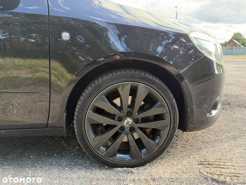 Skoda Fabia 1.4 TSI DSG RS - 19