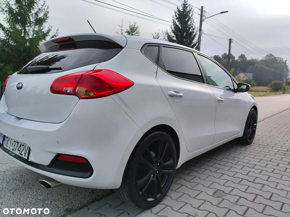 Kia Ceed - 38