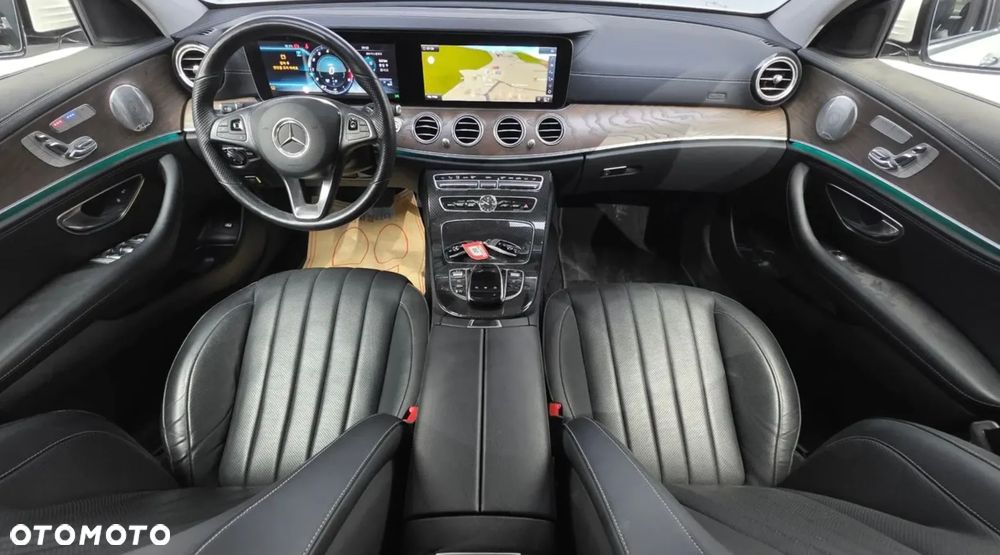 Mercedes-Benz Klasa E 300 9G-TRONIC Exclusive - 8