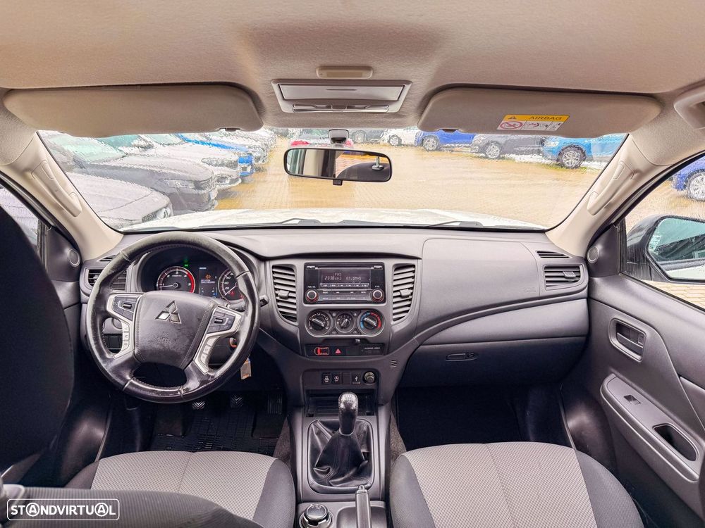 Mitsubishi L200 2.3 DI-D CD Invite 4WD - 23