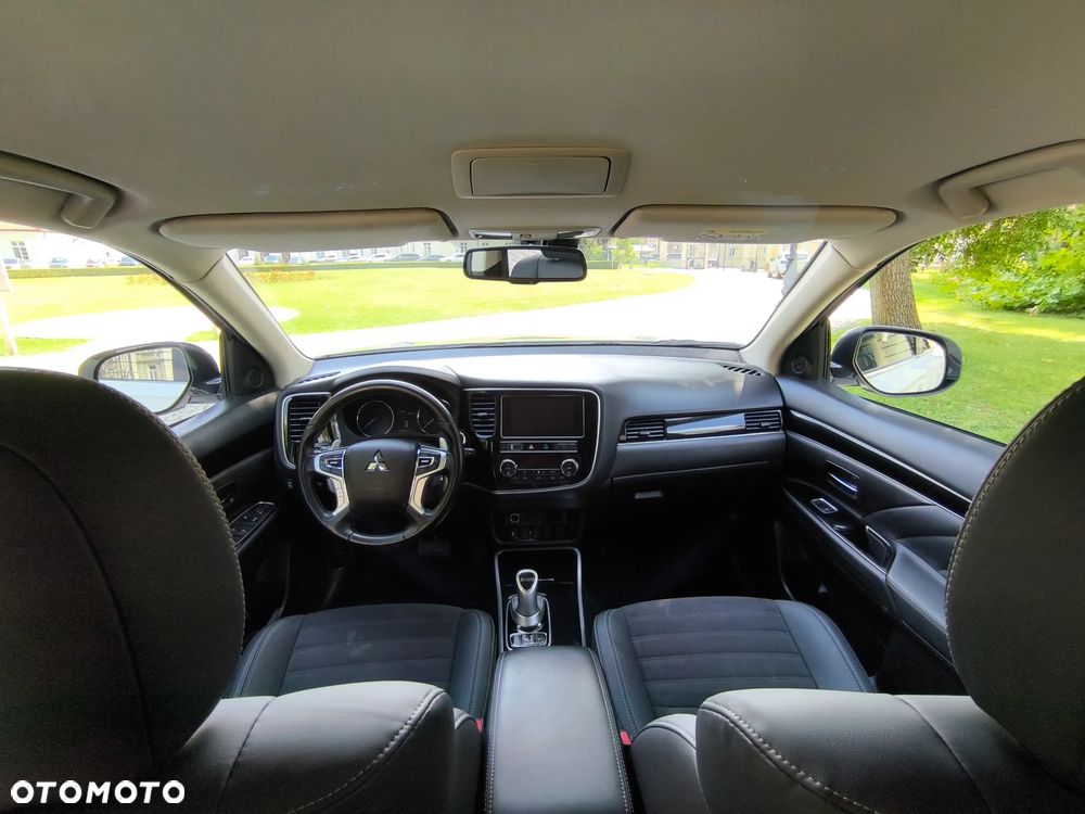 Mitsubishi Outlander 2.4 4WD - 23