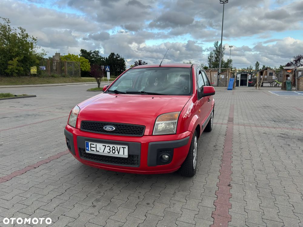 Ford Fusion - 2