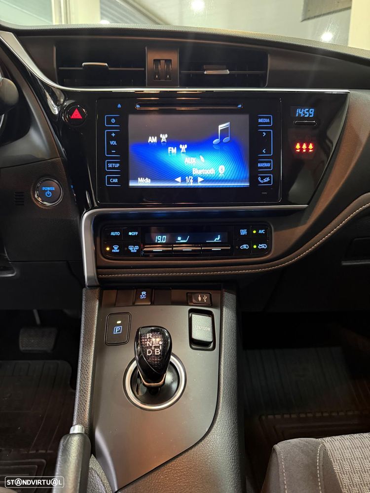 Toyota Auris 1.8 HSD Comfort+P.Sport - 13