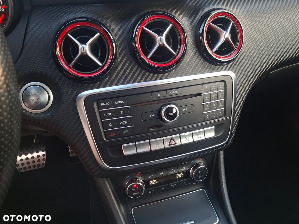 Mercedes-Benz Klasa A AMG 45 4Matic AMG Speedshift 7G-DCT - 12