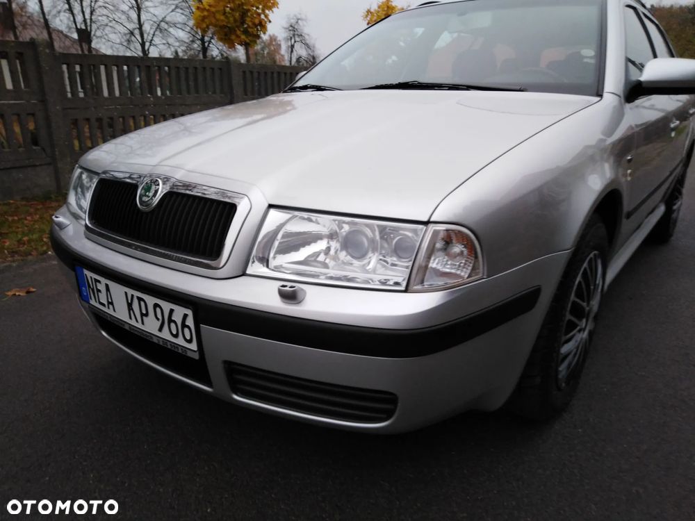 Skoda Octavia 2.0 Combi Ambiente 4x4 - 4