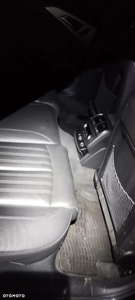 Audi A6 Avant 3.0 TDI quattro S tronic - 25