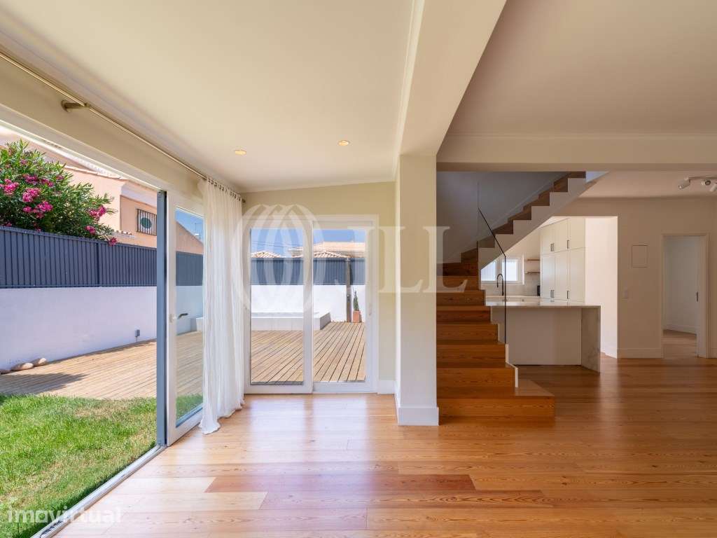 Moradia T4 reabilitada com jardim e piscina, em Areia, Cascais - Grande imagem: 2/34