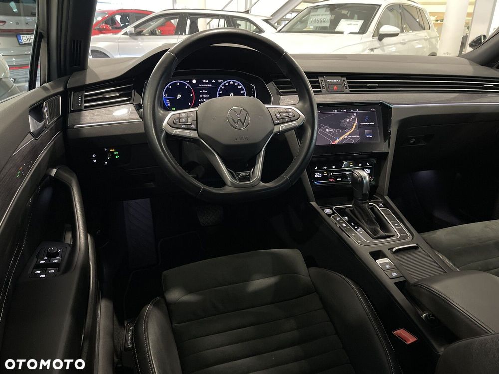 Volkswagen Passat Variant 2.0 TDI 4Mot Elegance DSG - 12