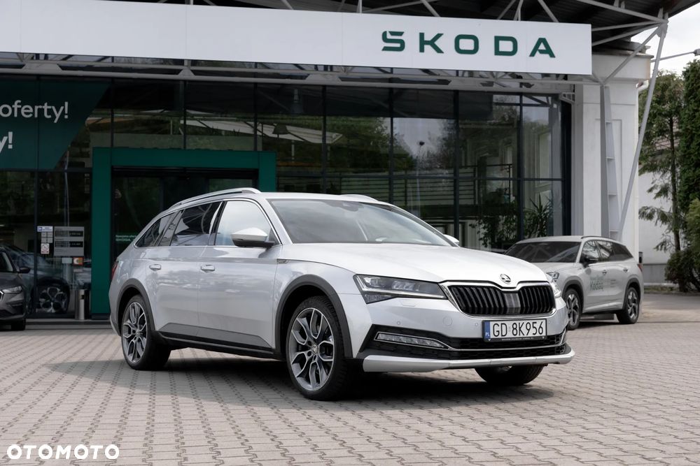 Skoda Superb 2.0 TSI 4x4 Scout DSG - 2