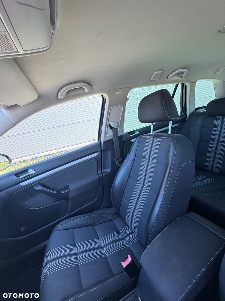 Volkswagen Golf 2.0 TDI DPF DSG MATCH - 10