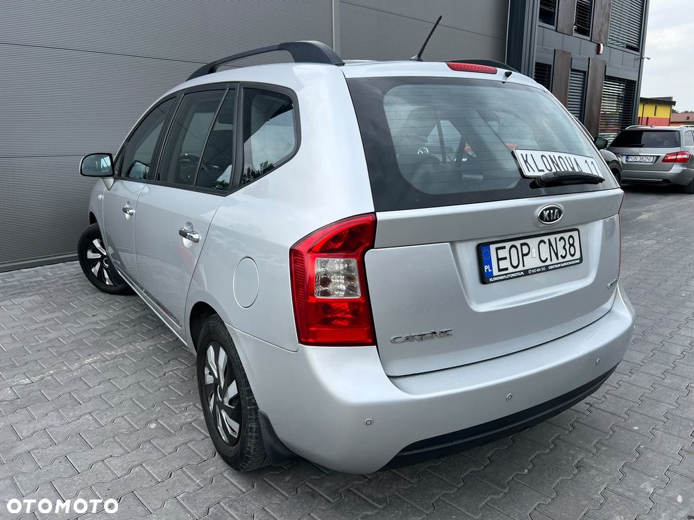 Kia Carens - 6