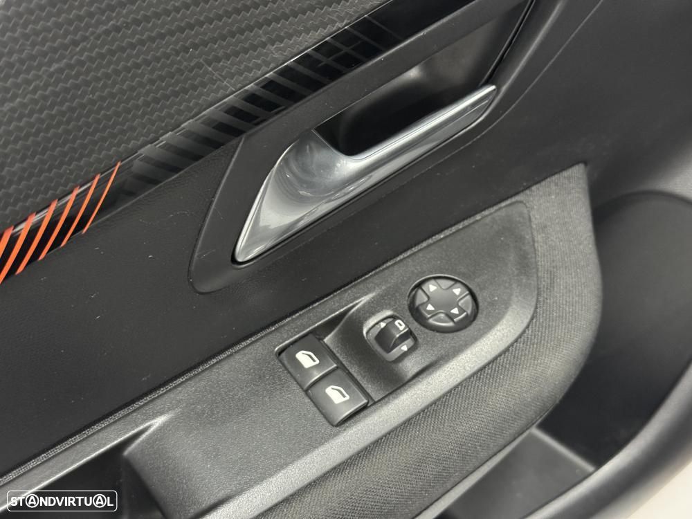 Peugeot 208 PureTech 100 Active Pack - 24