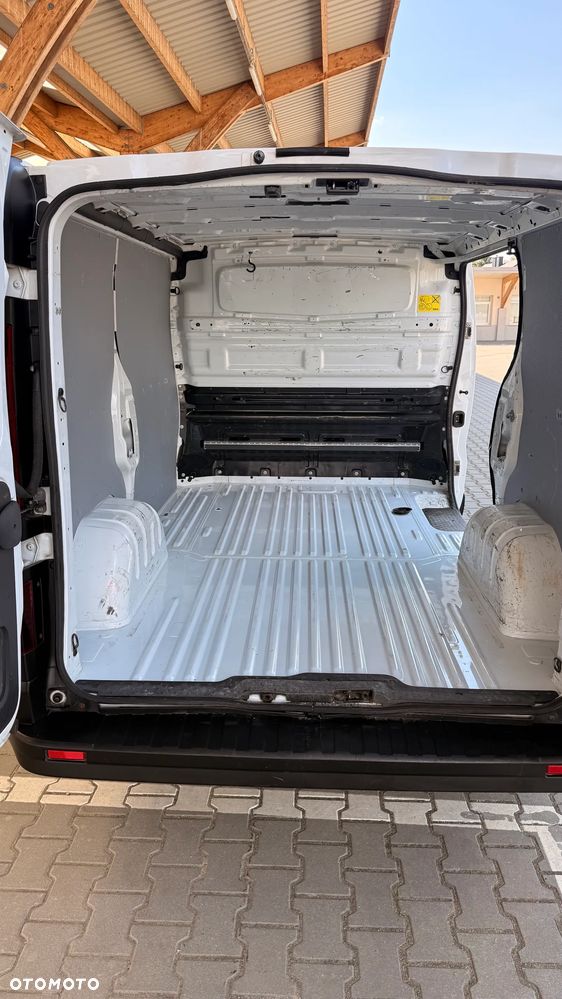 Opel Vivaro Trafic - 12