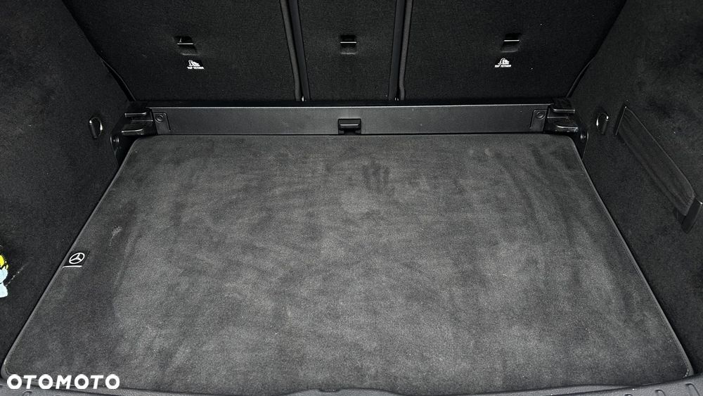 Mercedes-Benz GLA - 29