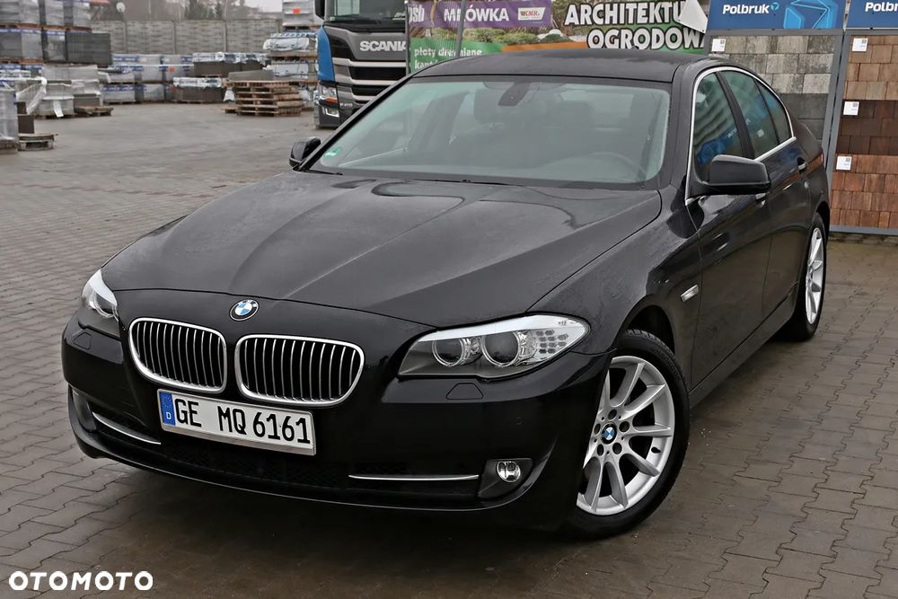 BMW Seria 5 528i - 4