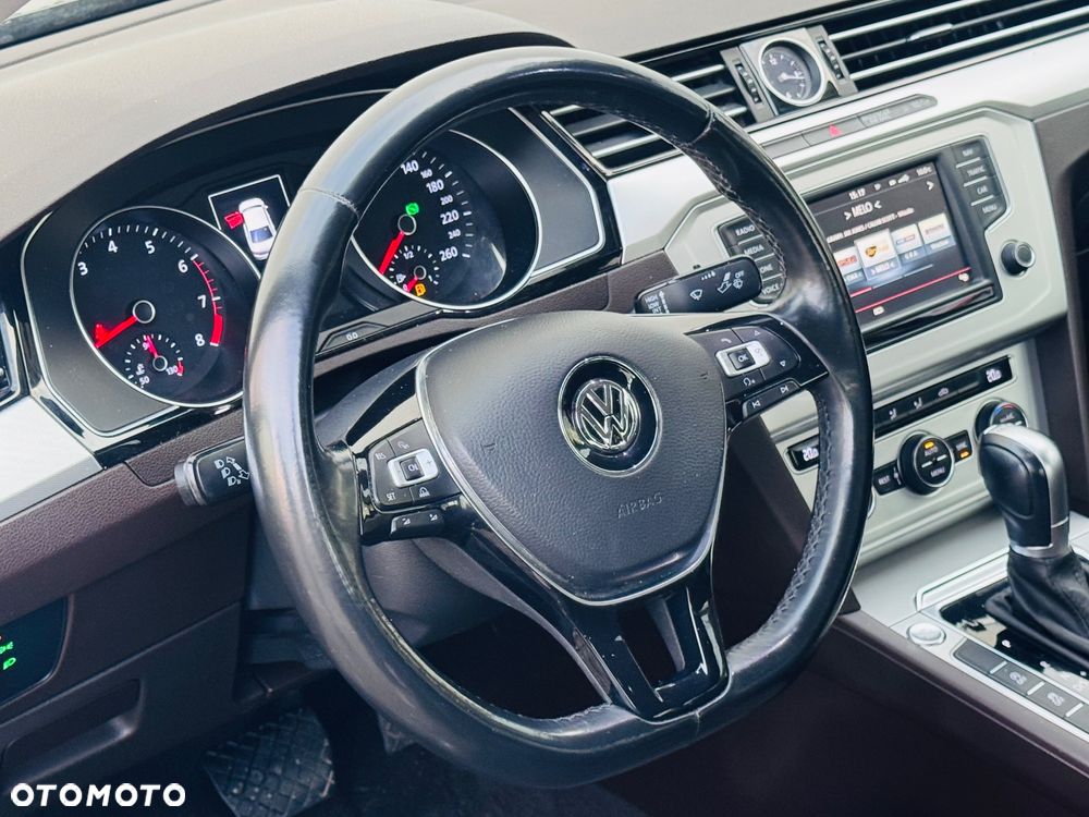 Volkswagen Passat 1.8 TSI BMT Comfortline DSG - 26