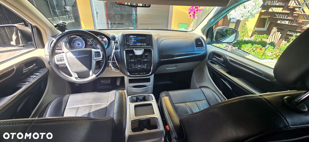 Chrysler Town & Country 3.6 Touring - 10