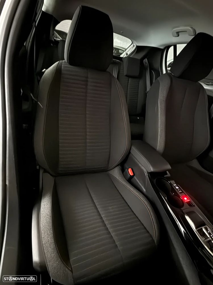 Peugeot e-208 50 kWh Allure - 12