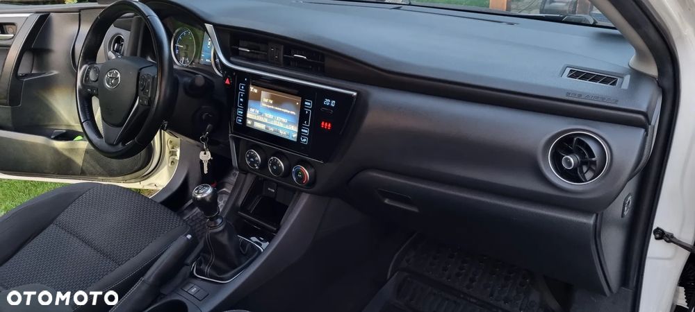 Toyota Corolla 1.6 Active - 17